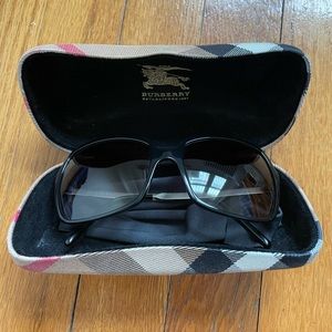 AUTHENTIC BURBERRY SUNGLASSES B4127 3001/11